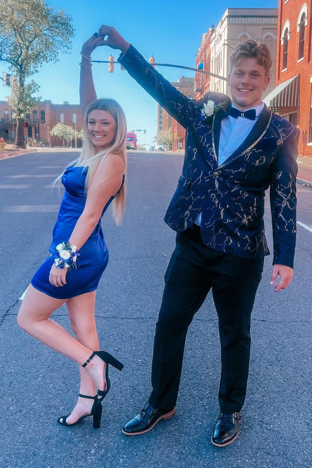 Dark Navy Gold Parttern Shawl Lapel 2 Pieces Formal Men's Prom Suits 