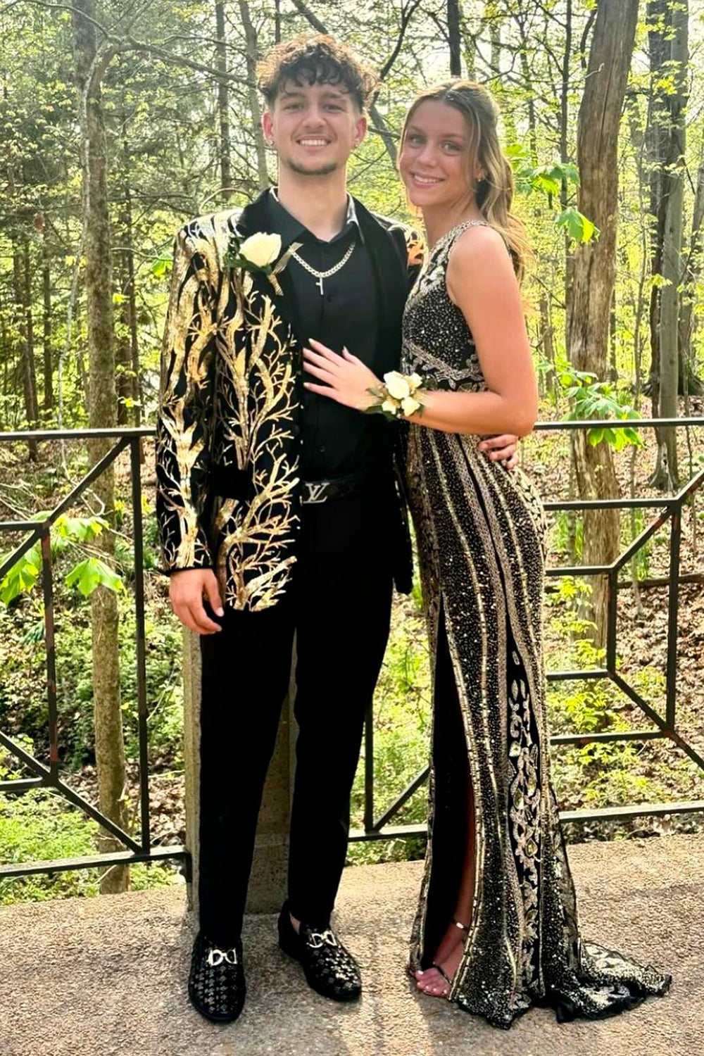 Chic Black Golden Pattern Notched Lapel 2 Pieces Formal Men's Prom Suits 