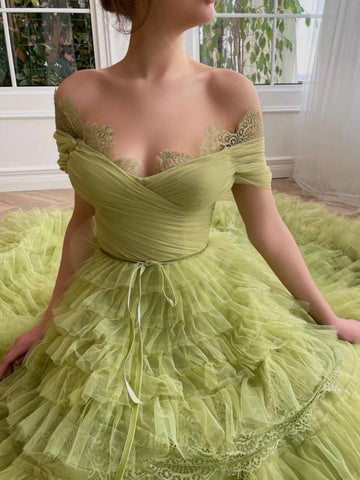 A-Linien-Ballkleid aus schulterfreiem Tüll