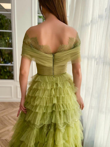 A-Linien-Ballkleid aus schulterfreiem Tüll