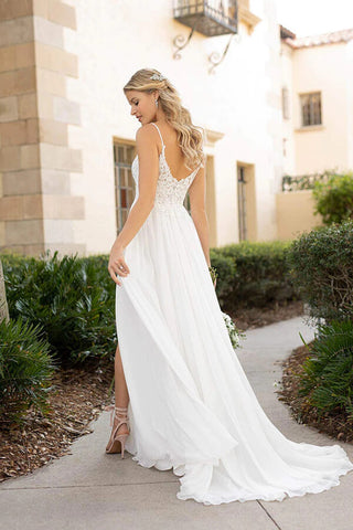 Weiße Chiffon-Spitze A-Linie Spaghettiträger Fließende Strand-Brautkleider