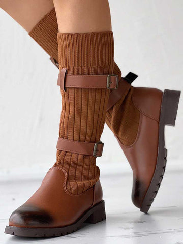 Strickstiefel mit Leopardenmuster und flachem Absatz