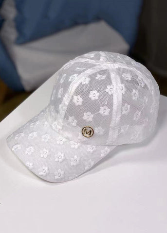 Stilvolle weiße Baseballkappe mit Blumenstickerei