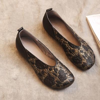 National Style Slip-On Round Toe Cowhide Casual Shoes