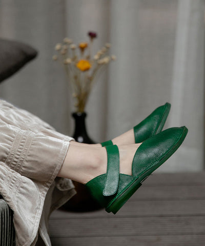 Bequeme grüne Flats aus Rindsleder, handgefertigt, flache Schuhe mit Schnallenriemen