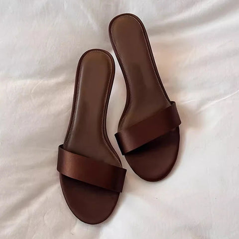 Summer New Simple Round Toe Open Toe Silk Slippers with Small Heels for Women Wearing Thin Heel Sandals Outside