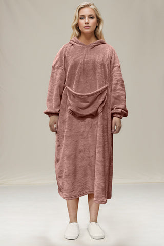 Großes Midi-Loungekleid mit Kapuze und Taschen