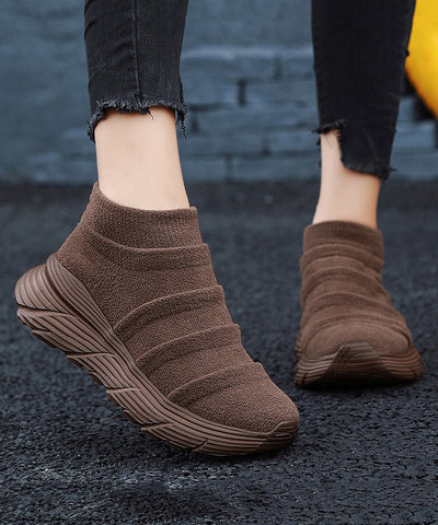 Kaffeefarbene, weiche, flache Schuhe mit Spleißplattform