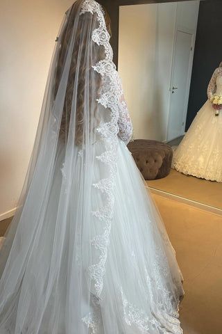 Long Sleeves Princess Wedding Dress With Lace Appliques High Neck