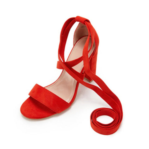 Sandalen mit Blockabsatz und Schnürung, offene Zehenpartie, Pumps mit Fesselriemchen