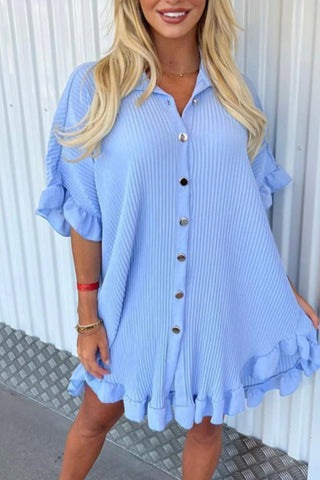 Neues Hemdkleid in Volltonfarbe mit Rüschenärmeln und unregelmäßigem Hemdkleid 