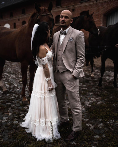 Spaghetti-Straps V-Neck Wedding Dress Boho Lace Long