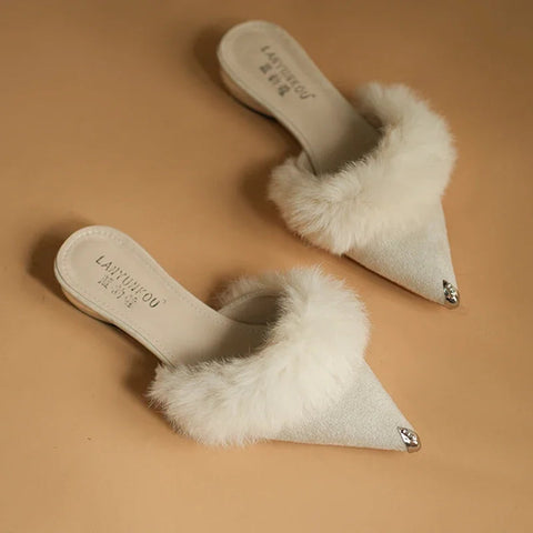 Sexy Chunky Hausschuhe Frauen Pelz Spitz Schuhe 2024 Mode Neue Winter Party Slingback Samt Kurze Stiefel Weibliche Chaussure