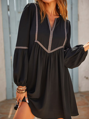 Langärmliges Minikleid im Boho-Stil
