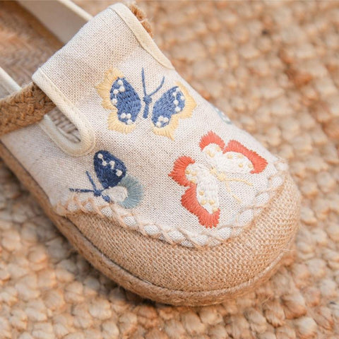 New Butterfly Embroidered Cloth Shoes with Fresh Shallow