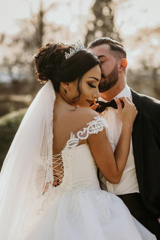 Off-the-Shoulder Ball Gown Wedding Dress Long With Appliques