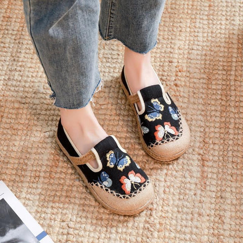 New Butterfly Embroidered Cloth Shoes with Fresh Shallow