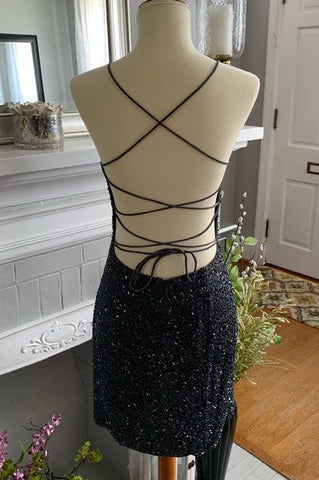 Figurbetontes Homecoming-Kleid aus Satin mit U-Ausschnitt und Perlen