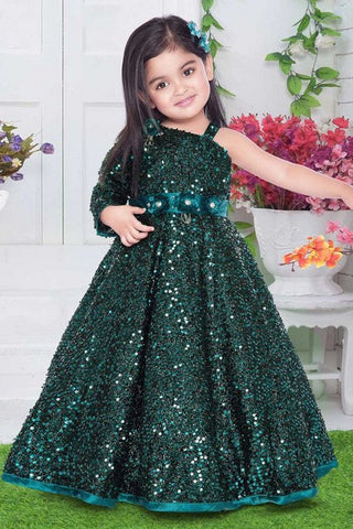 Süßes langes A-Linien-Kleid mit einer Schulter und langen Ärmeln, Pailletten und Schärpe für Blumenmädchen