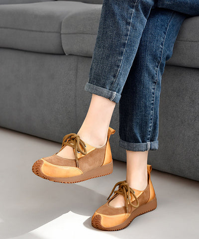 Boutique – Flache Schnürschuhe aus Wildleder in Kamel