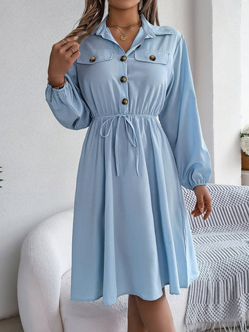 Langärmliges Midikleid mit Kragen und Taschen