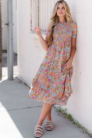 Midikleid mit Blumenmuster, Volantärmeln und Rundhalsausschnitt
