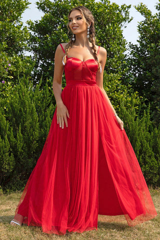Rotes Abendkleid mit herzförmigem Ausschnitt