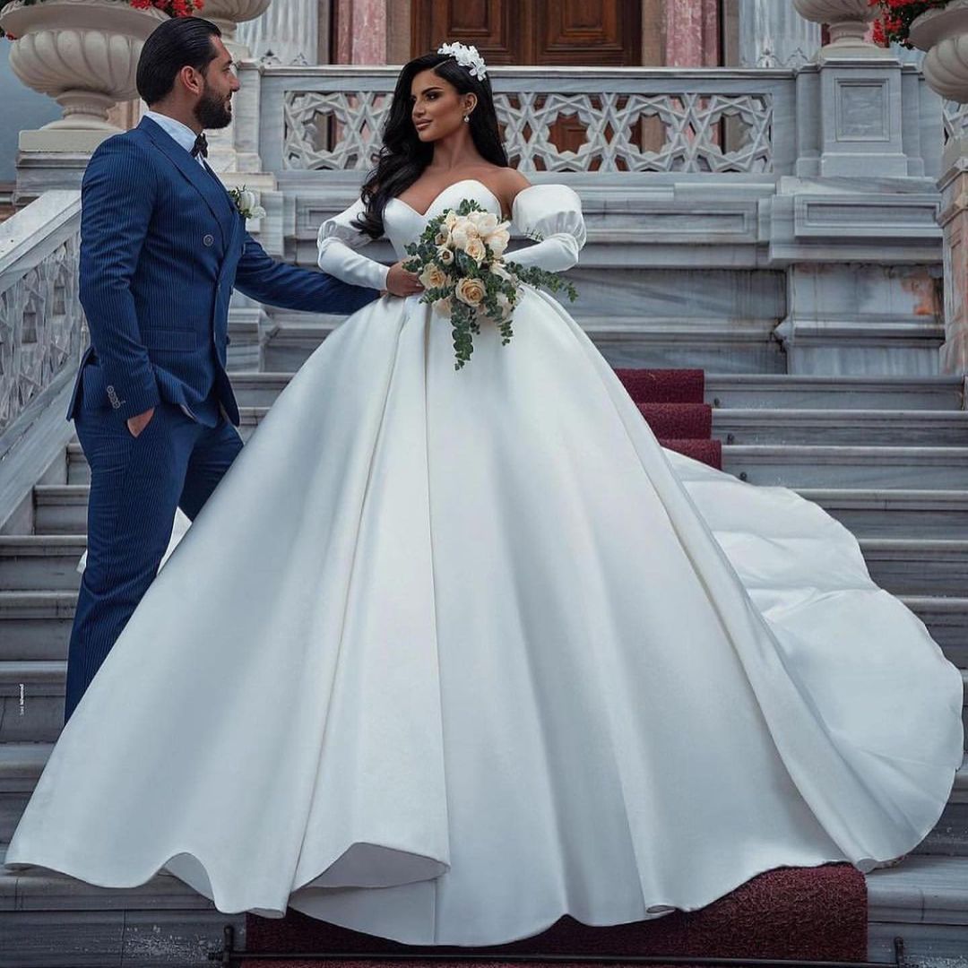 BMbridal Sweetheart Ball Gown Satin Wedding Dress With Detachable Sleeves
