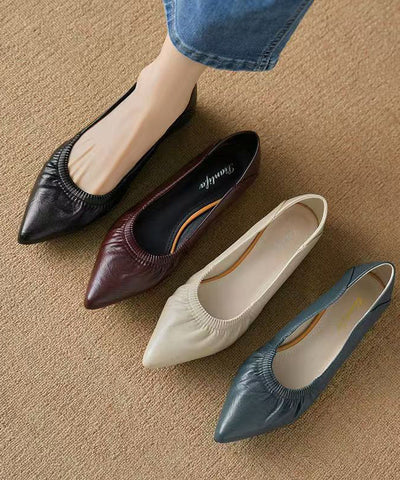 Edle flache Schuhe für Damen, schwarzes Rindsleder, spitze Zehenpartie