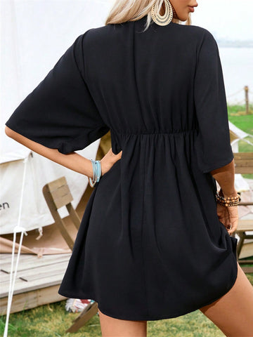 Besticktes Mini-Strandkleid mit halben Ärmeln
