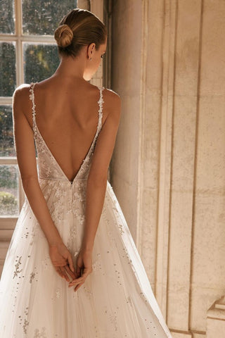 Sleeveless A-Line Tulle Wedding Dress With Appliques