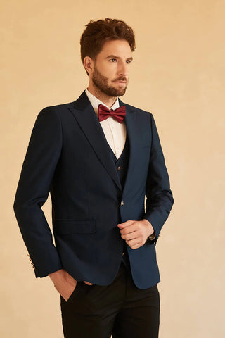 Marineblauer Hochzeitsanzug mit steigendem Revers