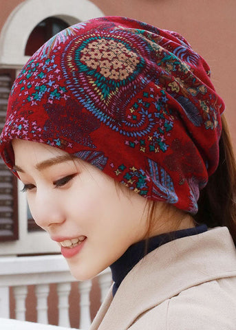 DIY Bonnie-Mütze aus zerknitterter Baumwollmischung mit rotem Aufdruck