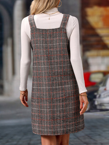 Minikleid mit V-Ausschnitt und breiten Trägern