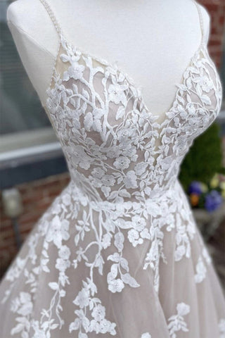 Bodenlanges Brautkleid mit Applikationen