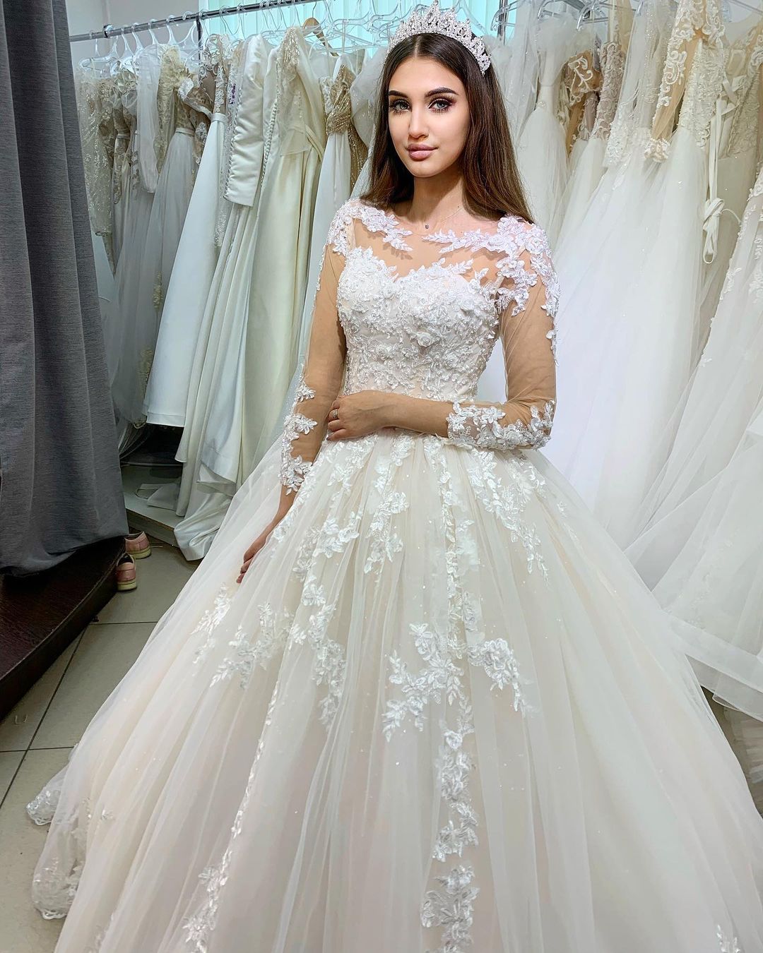 BMbridal Long Sleeves Princess Ball Gown Wedding Dress With Lace Appliques