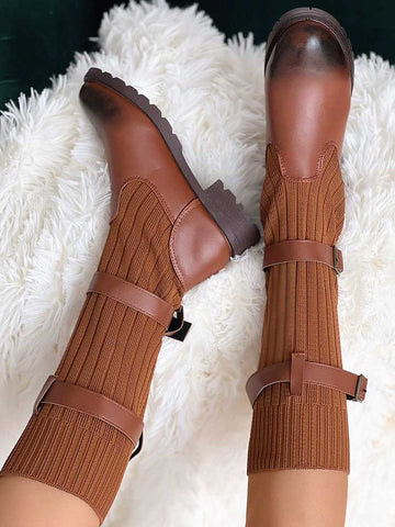 Strickstiefel mit Leopardenmuster und flachem Absatz