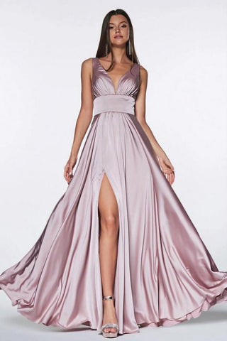 Einfaches langes Abendkleid mit V-Ausschnitt und Seitenschlitz