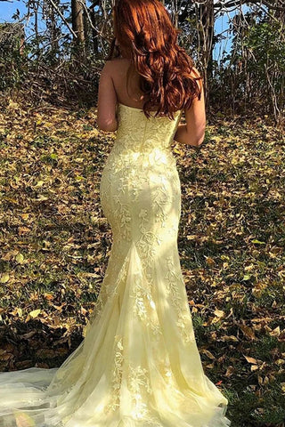 Meerjungfrau-Trägerloses langes Spitzen-Ballkleid mit Schlitz