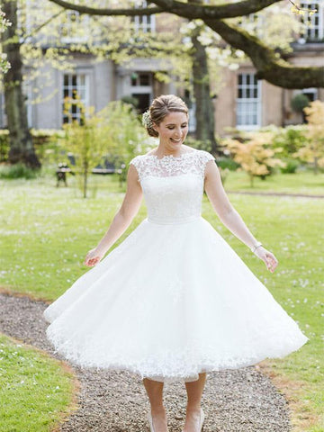 Tuyuku Elegant Lace Covered Button Short Wedding Dresses 2025
