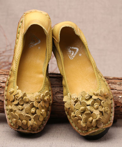 Bequeme flache Schuhe aus Maulbeerrindsleder mit Blumenspleiß