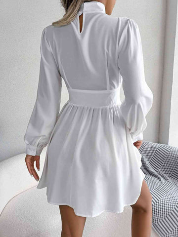 Minikleid zum Abendessen im Resort-Stil mit Kragen