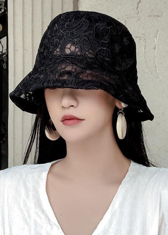 Modischer schwarzer Bucket Hat mit Blumenspitze und Hohlsaum