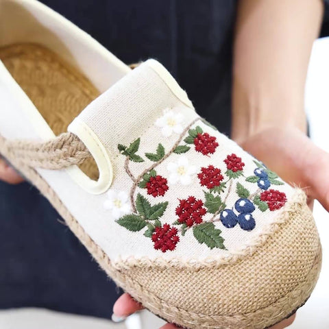 Women  Retro Floral Embroidery Linen Casual Shoes