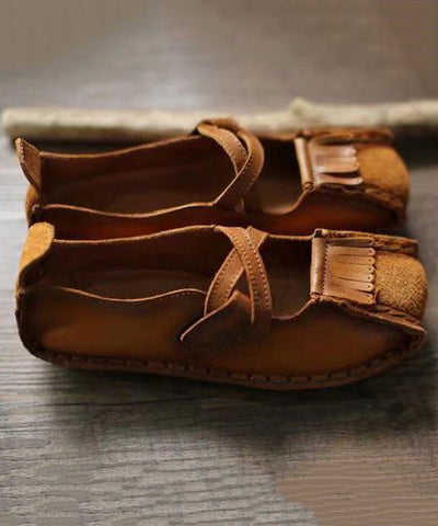 Neue flache Schuhe aus Rindsleder mit Schnallenriemen in Khaki