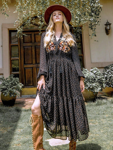 Langärmliges Midikleid mit Stickerei und Polka Dots zum Binden am Hals