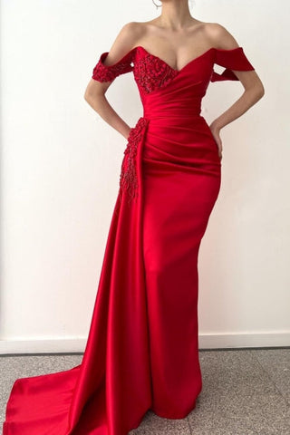 Glamouröses langes rotes schulterfreies Abendkleid aus Spitze im Meerjungfrauenstil