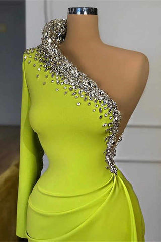 Glamouröses Abendkleid im Meerjungfrau-Stil mit einer Schulter und langen Ärmeln