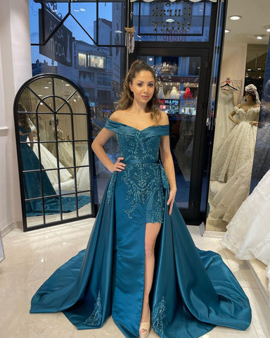 Glamouröses, schulterfreies Abendkleid mit Herzausschnitt, Schleife und Applikationen