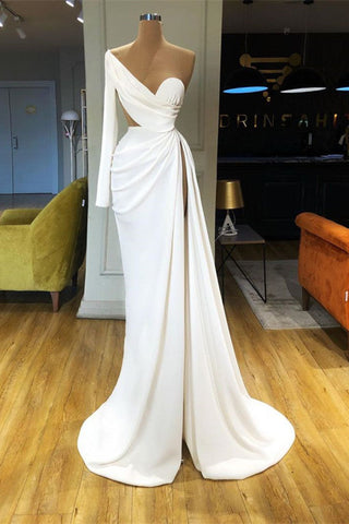 Wunderschönes weißes One-Shoulder-Ballkleid mit geschlitzten langen Ärmeln
